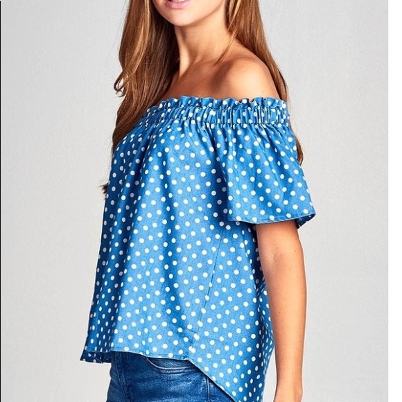 Moving Sale! Off the Shoulder Dot Print Top - Picture 4 of 4